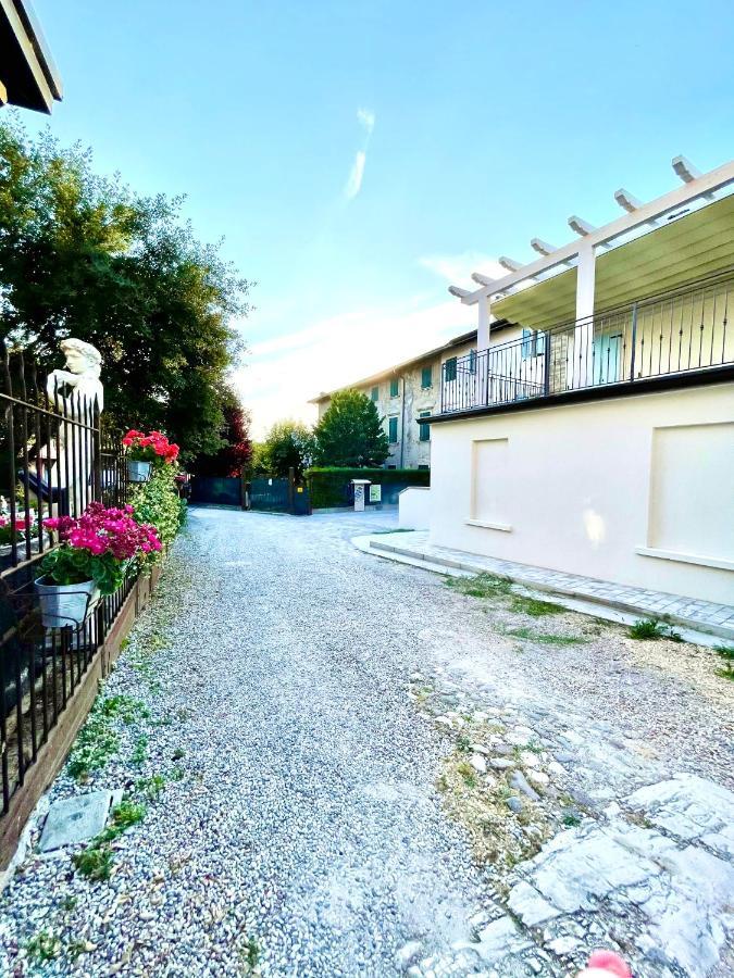 Dimora Di Charme Peschiera Del Garda Apartment Exterior photo